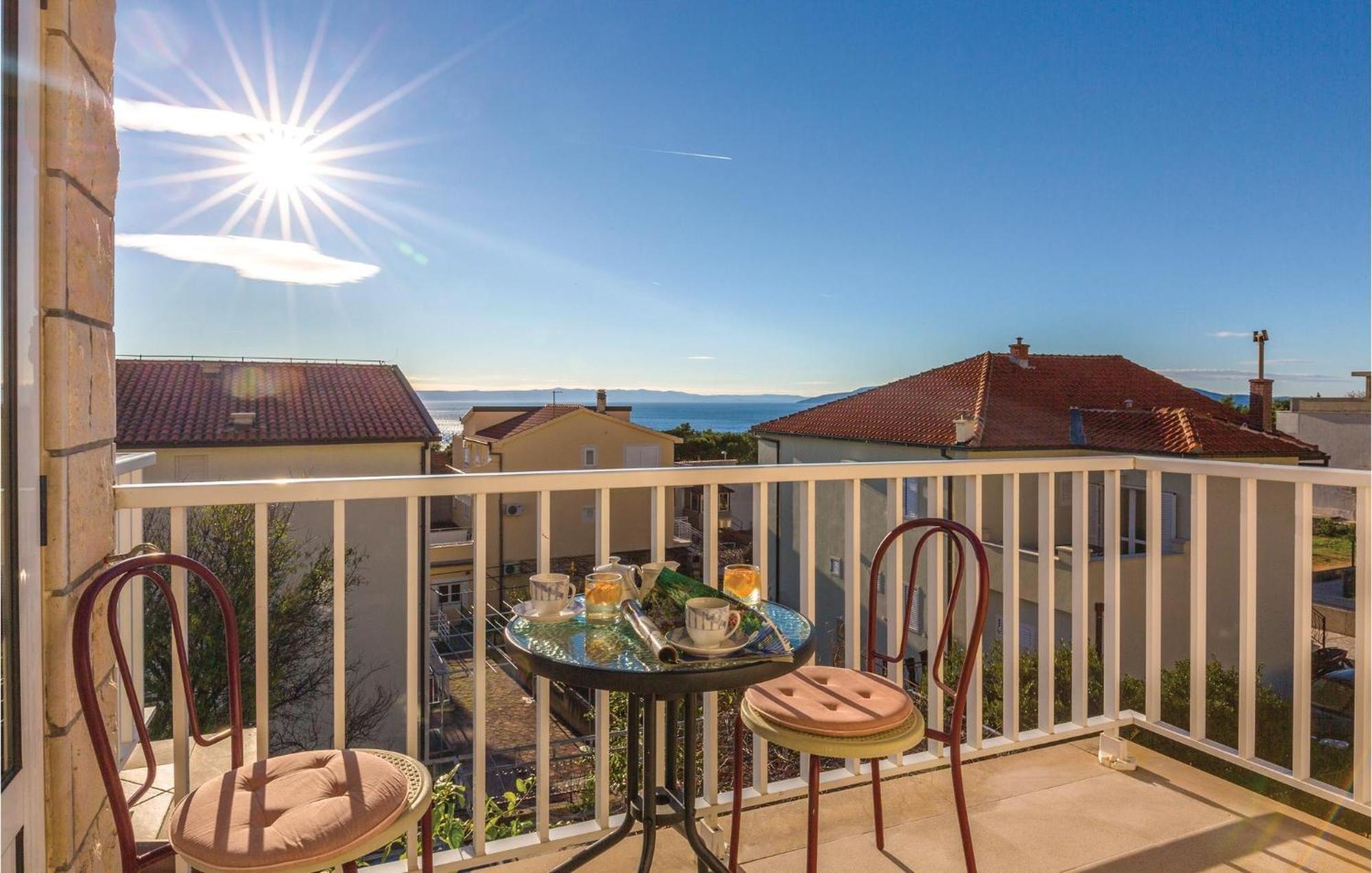 3 Bedroom Amazing Apartment In Makarska Buitenkant foto