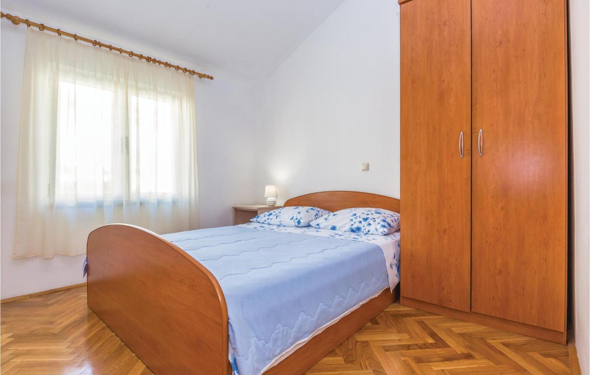 3 Bedroom Amazing Apartment In Makarska Buitenkant foto